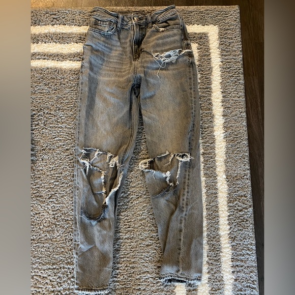 American Eagle Ripped Jeans - Picture 2 of 4